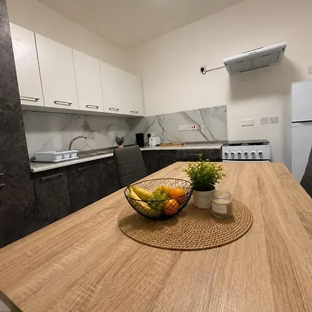 Spacious 3br With 2 Bathrooms 公寓 *