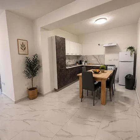 公寓 Spacious 3br With 2 Bathrooms 斯利马